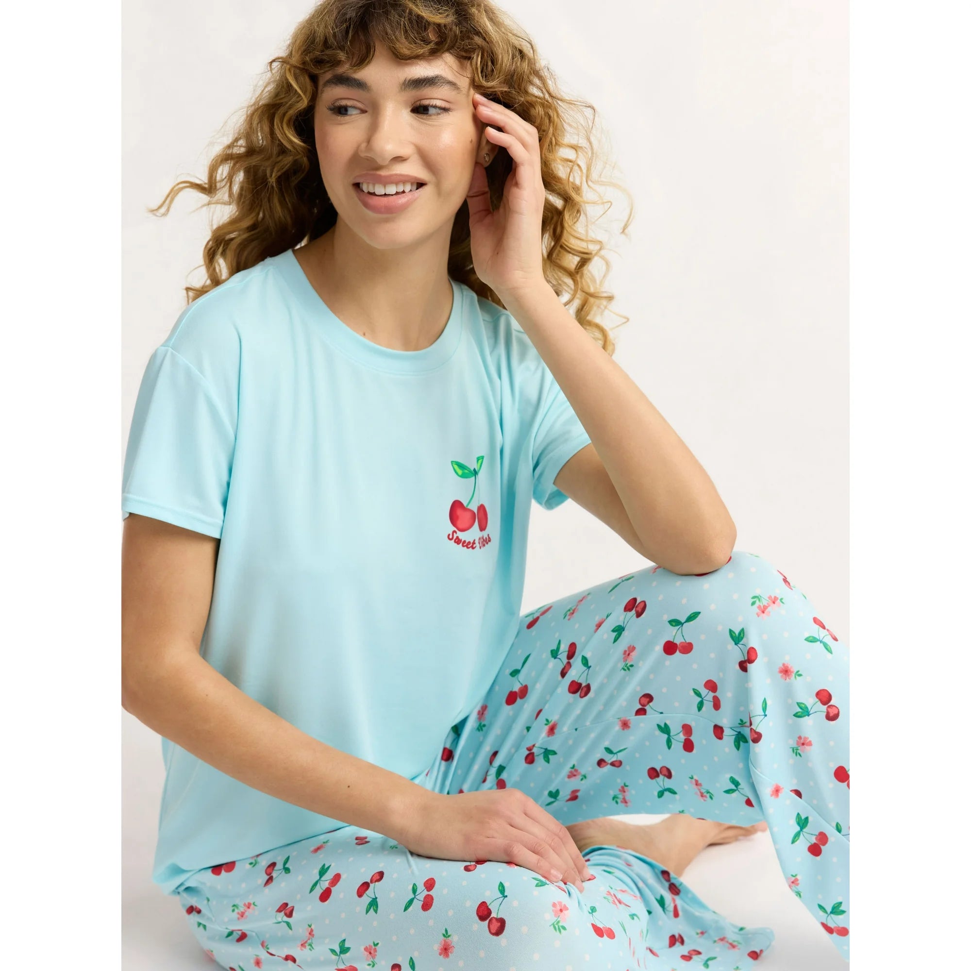 Joyspun Women's Sleep Tee and Pants Pajama Set, 2-Piece, Sizes XS to 3X|  WTWL663XA