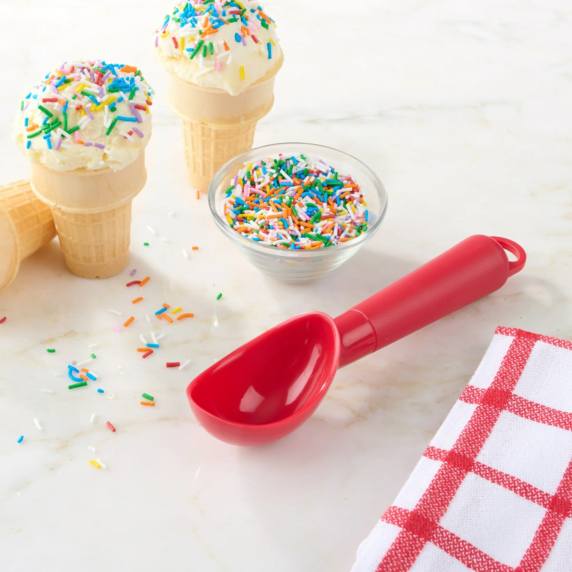 Durable Plastic Ice Cream Scoop with an Ergonomic Handle, Red | WTWL148XA