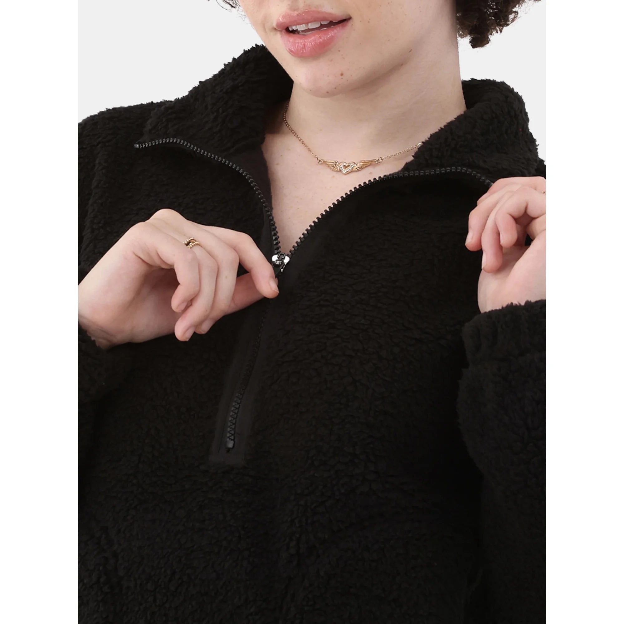 No Boundaries Half Zip Plush Pullover with Pockets, Women's and Women's Plus | WTWL468XA