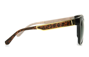 Sofia Vergara Women's Square Black Adult Sunglasses V03 | WTWL258XA