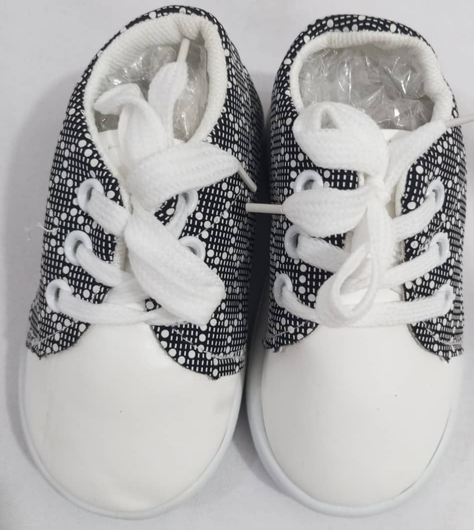 Beautiful Baby Sneakers Unisex, White and Black | RSE11d