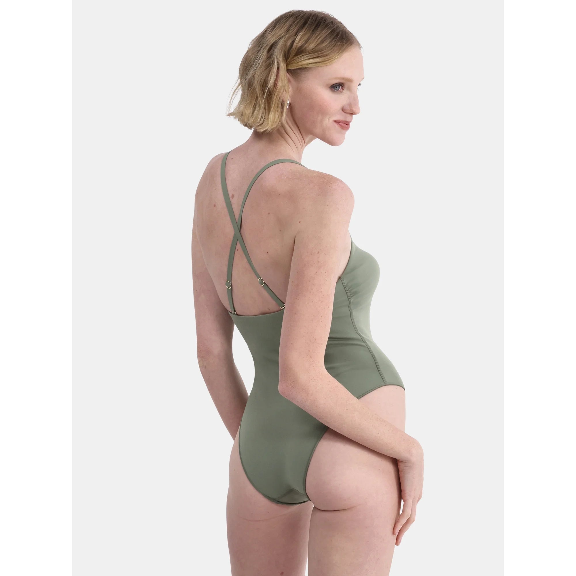 No Boundaries Women's Sculpting Ruched One Piece Swimsuit, Sizes |  WTWL992XA